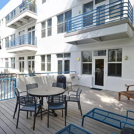 Trumans Hideaway By Avantstay Great Location W Patio Outdoor Dining Bbq Shared Pool Week Long Stays